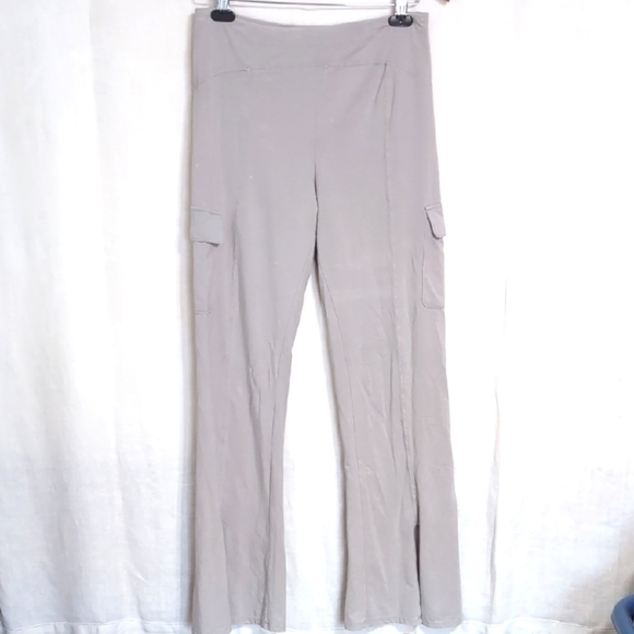 No Boundaries Light Grey Cargo Style Wide Leg Pants Slit Front Size Large - Picture 1 of 5